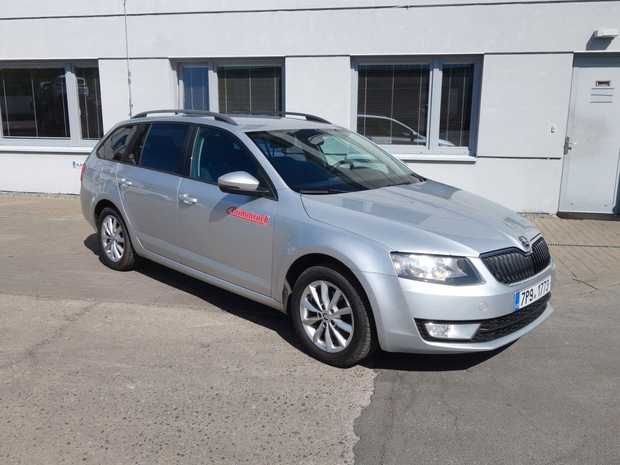 Škoda Octavia Combi Ambition 1,6 TDI, DSG, Navi, Clima - Universālis: foto 3 Škoda Octavia Combi Ambition 1,6 TDI, DSG, Navi, Clima - Universālis: foto 3