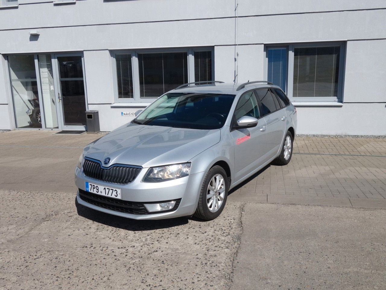 Škoda Octavia Combi Ambition 1,6 TDI, DSG, Navi, Clima - Universālis: foto 1 Škoda Octavia Combi Ambition 1,6 TDI, DSG, Navi, Clima - Universālis: foto 1