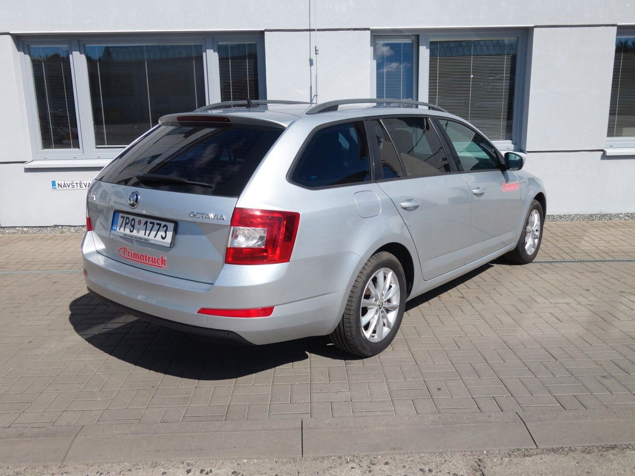 Škoda Octavia Combi Ambition 1,6 TDI, DSG, Navi, Clima - Universālis: foto 5 Škoda Octavia Combi Ambition 1,6 TDI, DSG, Navi, Clima - Universālis: foto 5