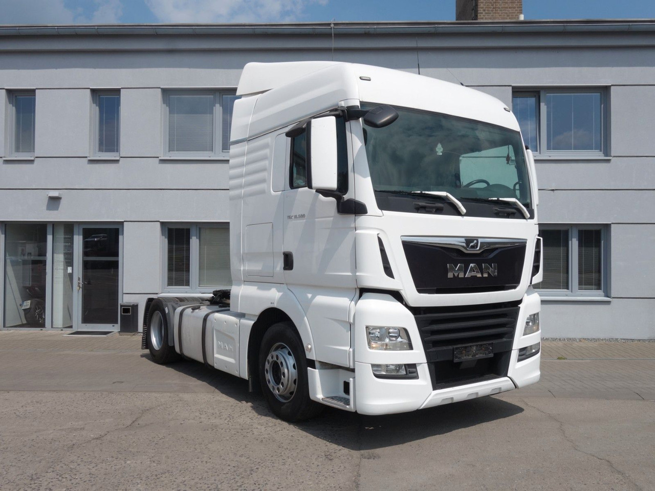MAN TGX 18.500 XLX E6 Sandard - Vilcējs: foto 3 MAN TGX 18.500 XLX E6 Sandard - Vilcējs: foto 3
