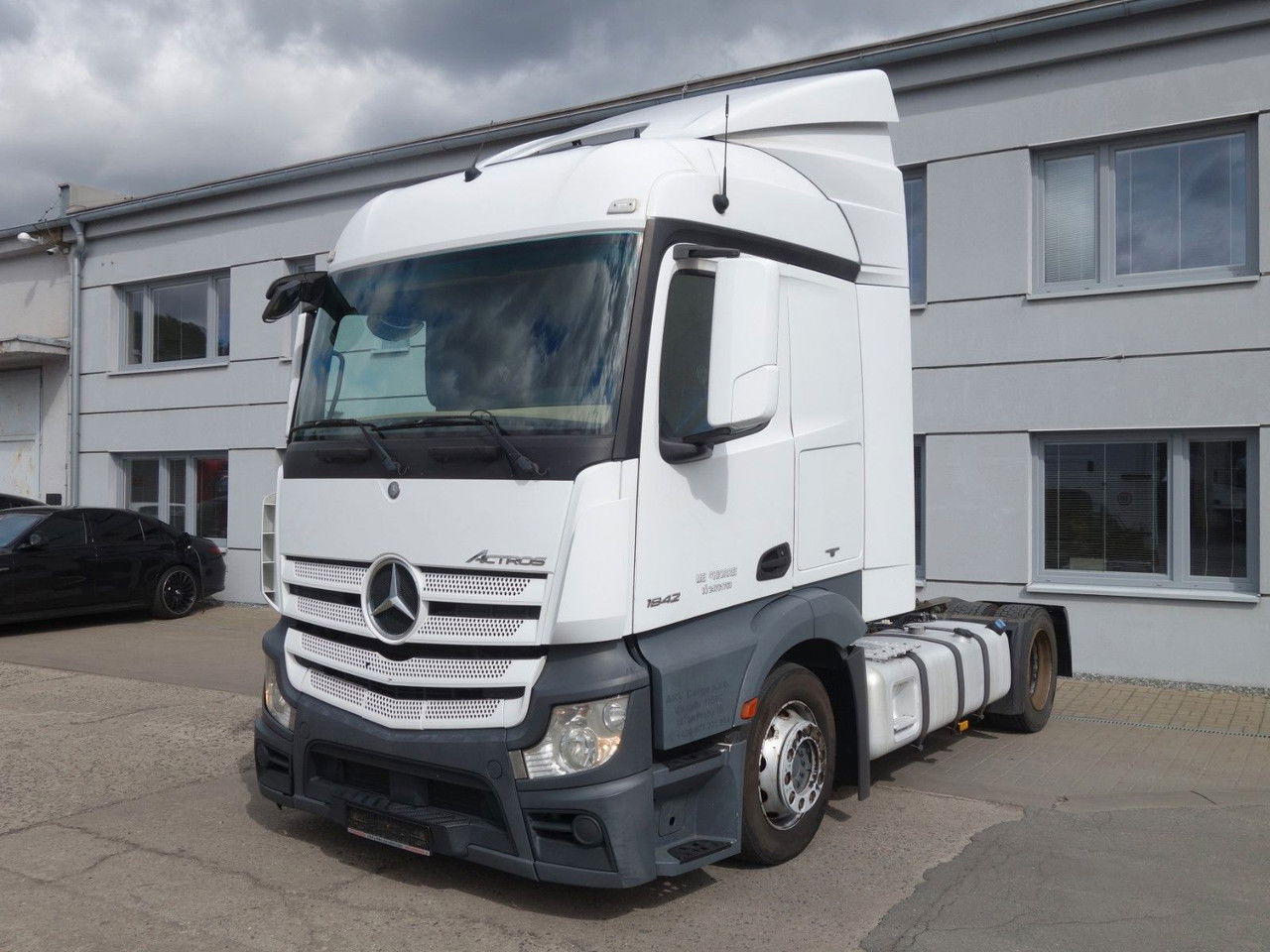 Mercedes-Benz Actros 1842 Lsnrl, Standklima, 2 Stk. - Vilcējs: foto 1 Mercedes-Benz Actros 1842 Lsnrl, Standklima, 2 Stk. - Vilcējs: foto 1