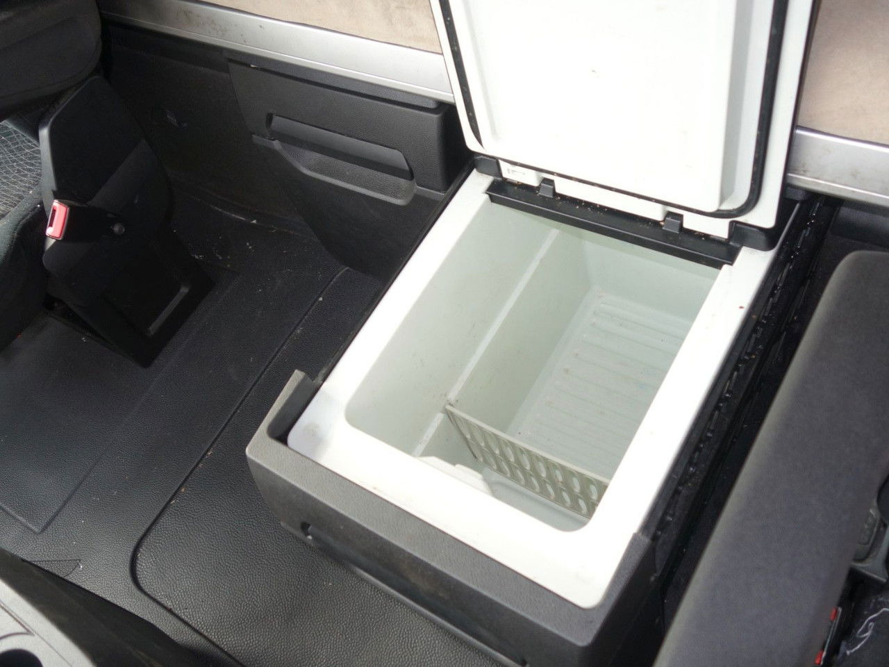 Mercedes-Benz Actros 1845 LD BIG Space MirrorCam līzingu Mercedes-Benz Actros 1845 LD BIG Space MirrorCam: foto 18 Mercedes-Benz Actros 1845 LD BIG Space MirrorCam līzingu Mercedes-Benz Actros 1845 LD BIG Space MirrorCam: foto 18