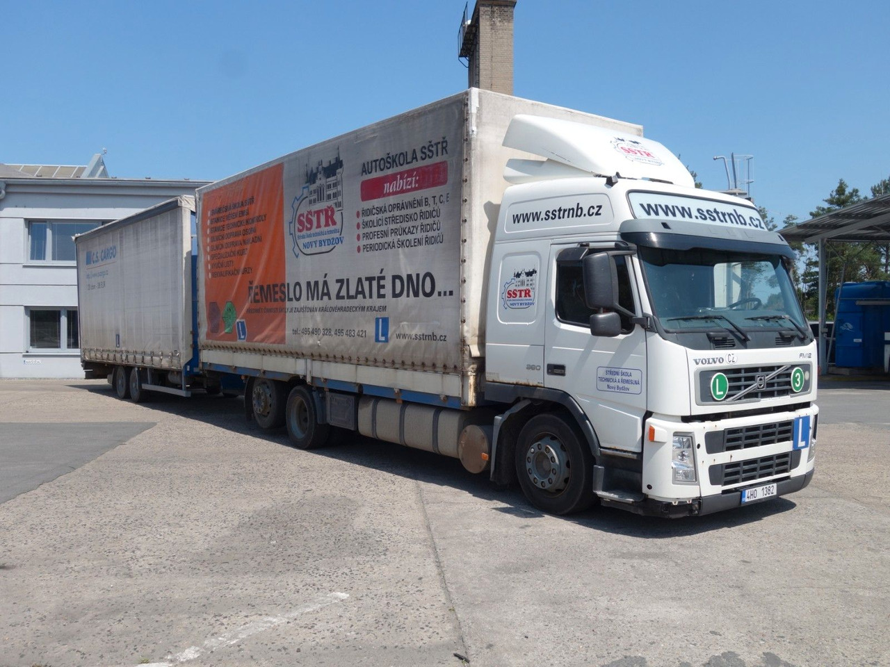 Volvo FM 380 6x2 + Panav Anhänger - Kravas automašīna ar tentu: foto 3 Volvo FM 380 6x2 + Panav Anhänger - Kravas automašīna ar tentu: foto 3