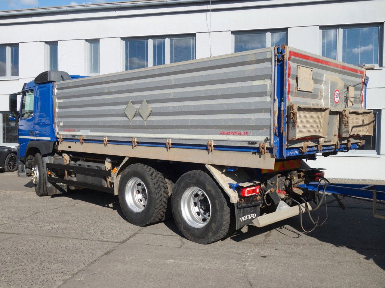 Volvo FM 500 6x4, Dreiseitenkipper Schwarzmüller - Kravas automašīna pašizgāzējs: foto 3 Volvo FM 500 6x4, Dreiseitenkipper Schwarzmüller - Kravas automašīna pašizgāzējs: foto 3