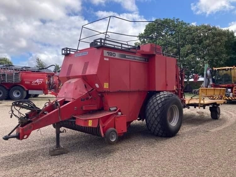 Massey Ferguson LB190 Fieldstar *** m. parkland ballevogn *** - Kīpu prese: foto 1 Massey Ferguson LB190 Fieldstar *** m. parkland ballevogn *** - Kīpu prese: foto 1