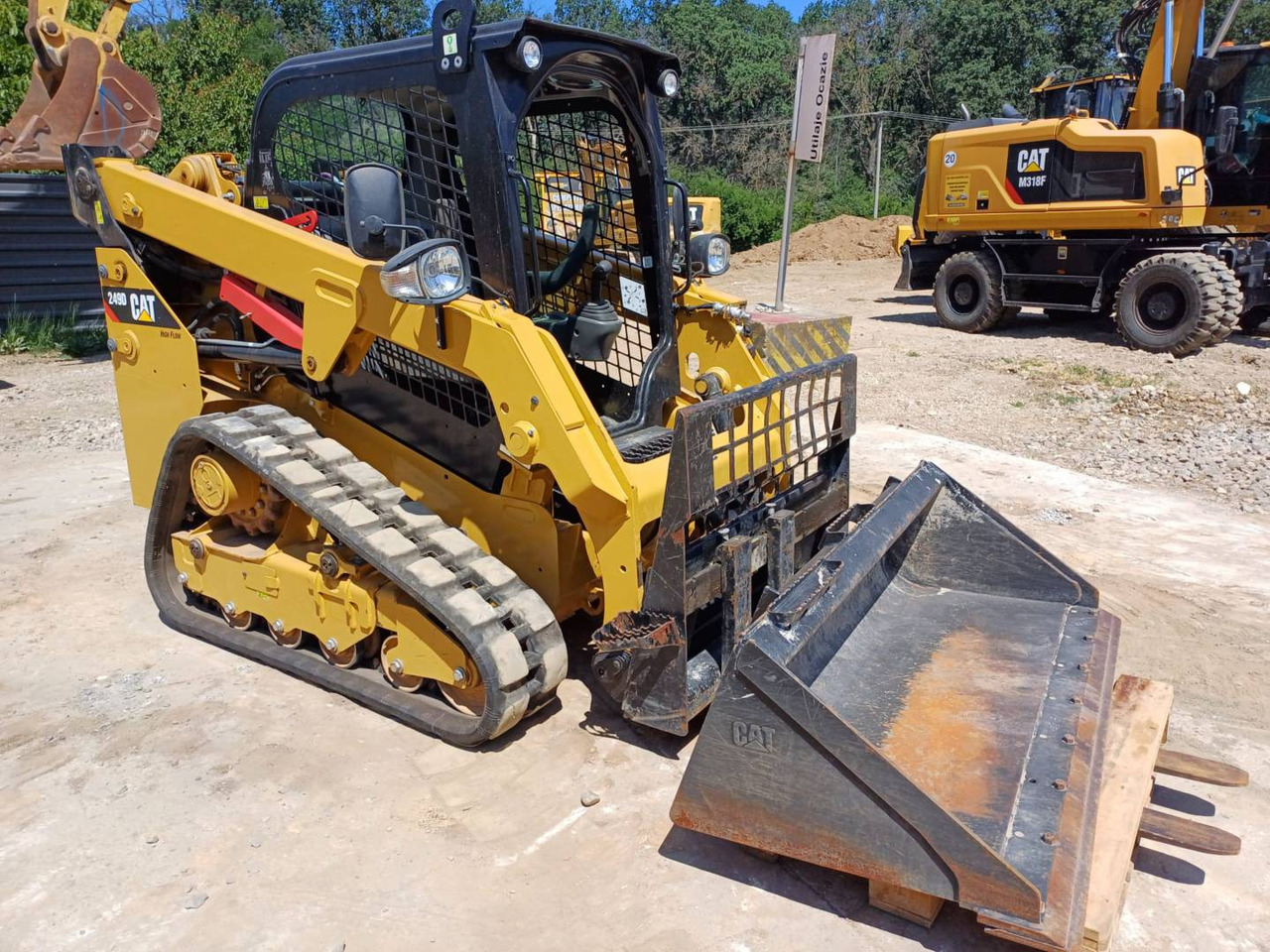 CAT 249D - Kāpurķēžu kompaktiekrāvējs: foto 2 CAT 249D - Kāpurķēžu kompaktiekrāvējs: foto 2