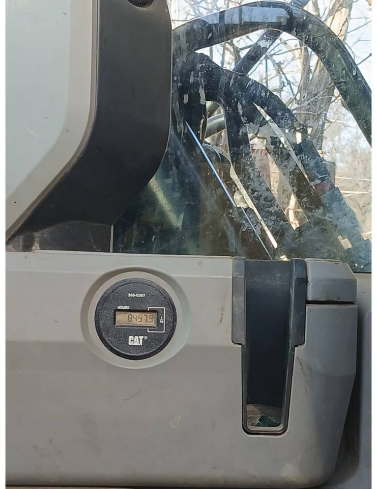 CAT 320FL - Kāpurķēžu ekskavators: foto 5 CAT 320FL - Kāpurķēžu ekskavators: foto 5