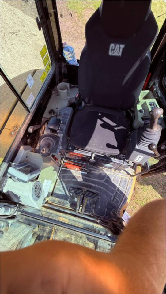 CAT 303.5ECR - Kāpurķēžu ekskavators: foto 4 CAT 303.5ECR - Kāpurķēžu ekskavators: foto 4