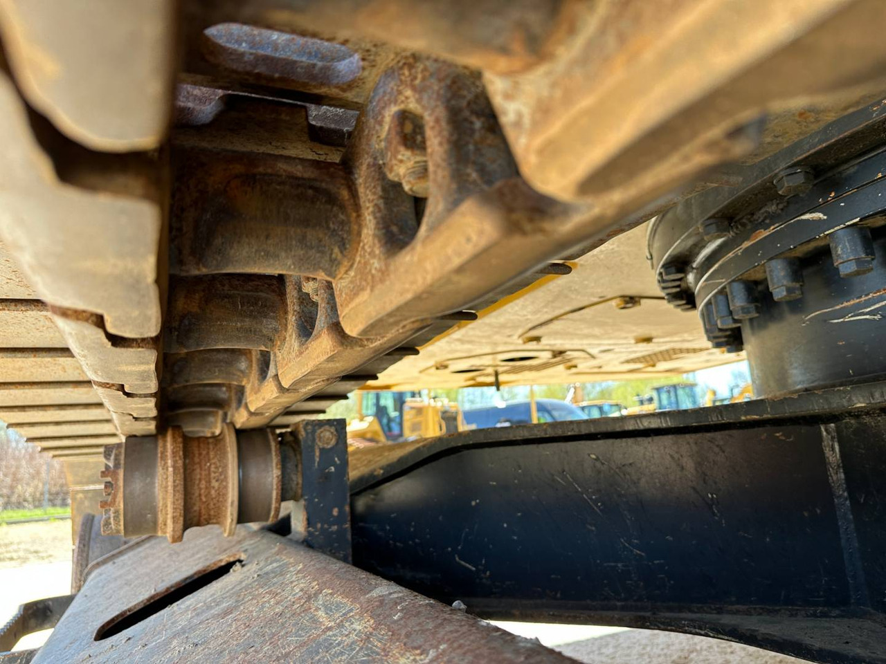 Kāpurķēžu ekskavators CAT 323: foto 28