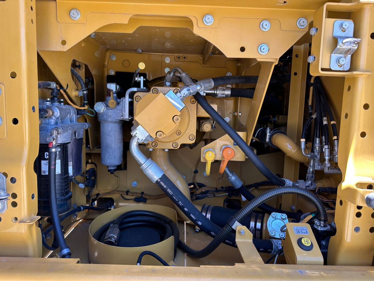 Kāpurķēžu ekskavators CAT 323: foto 32