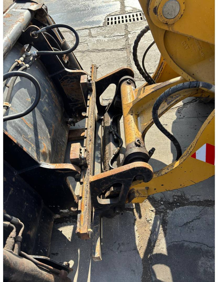 Riteņu iekrāvējs CAT 906H2: foto 15