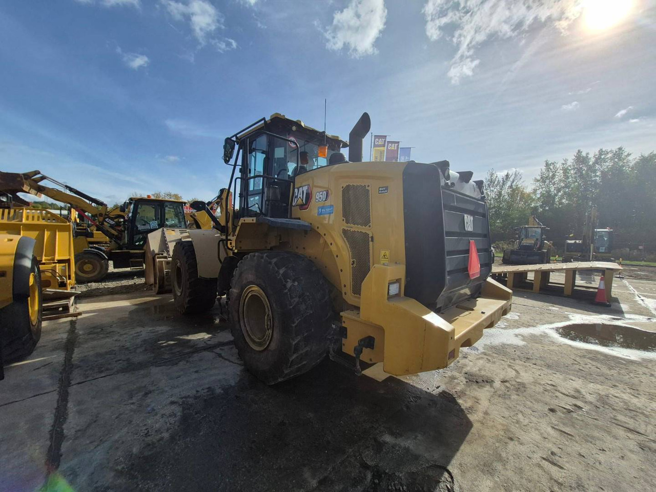 CAT 950 - Riteņu iekrāvējs: foto 4 CAT 950 - Riteņu iekrāvējs: foto 4