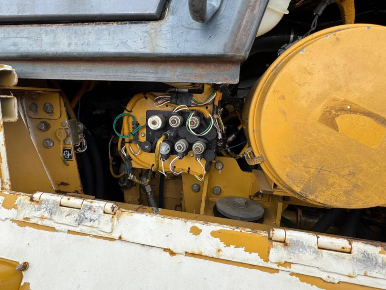 Kāpurķēžu iekrāvējs CAT 963C: foto 23