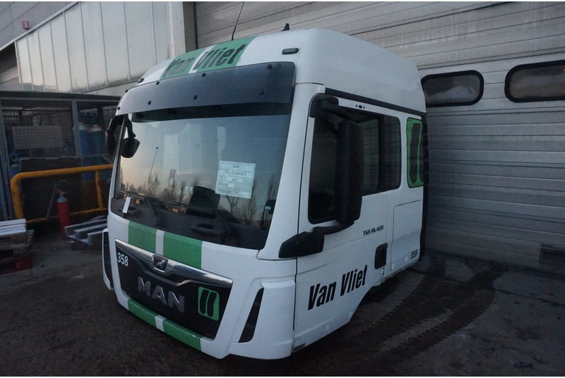 MAN F99L39 TGS - Kabīne un interjers - Kravas automašīna: foto 3 MAN F99L39 TGS - Kabīne un interjers - Kravas automašīna: foto 3