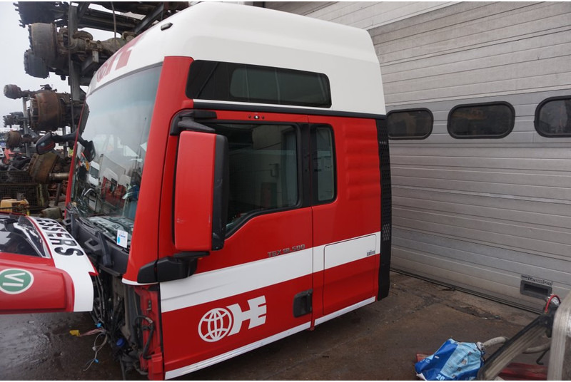 MAN F99L41 TGX XXL EURO6 81.60000-7925 - Kabīne un interjers - Kravas automašīna: foto 2 MAN F99L41 TGX XXL EURO6 81.60000-7925 - Kabīne un interjers - Kravas automašīna: foto 2