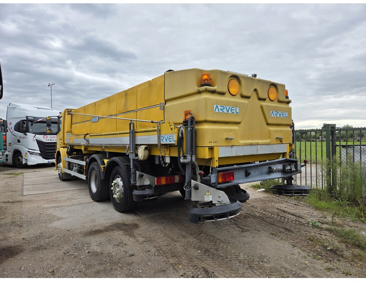 MERCEDES AXOR 2533 6X2 CHASSIS LOW MILEAGE - Šasija kravas automašīna, Sniega novākšanas tehnika: foto 2 MERCEDES AXOR 2533 6X2 CHASSIS LOW MILEAGE - Šasija kravas automašīna, Sniega novākšanas tehnika: foto 2