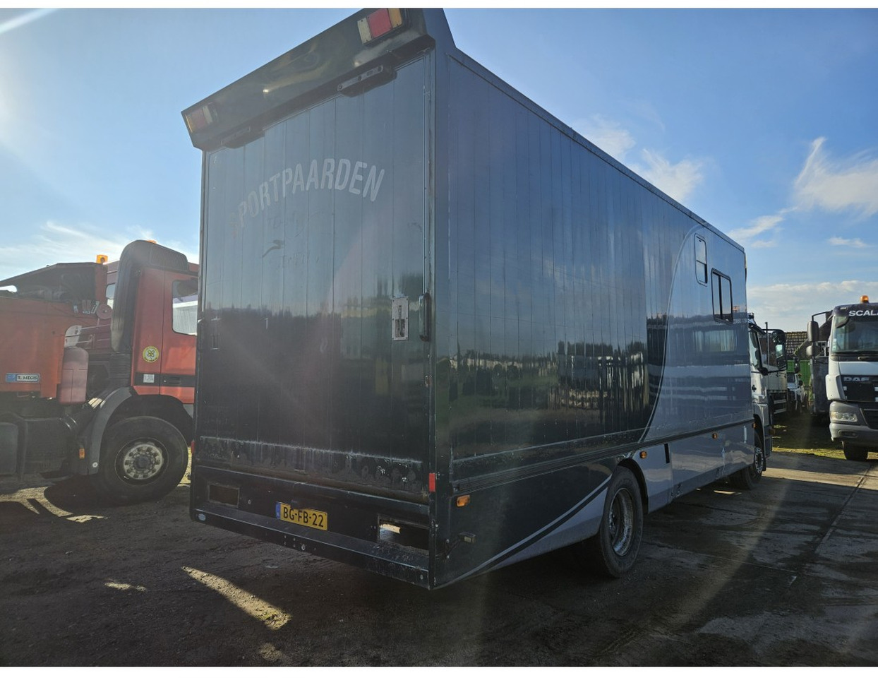 Mercedes Atego 1217 L 4x2 Horse transport Dutch Truck - Zirgu kravas automašīna: foto 2 Mercedes Atego 1217 L 4x2 Horse transport Dutch Truck - Zirgu kravas automašīna: foto 2