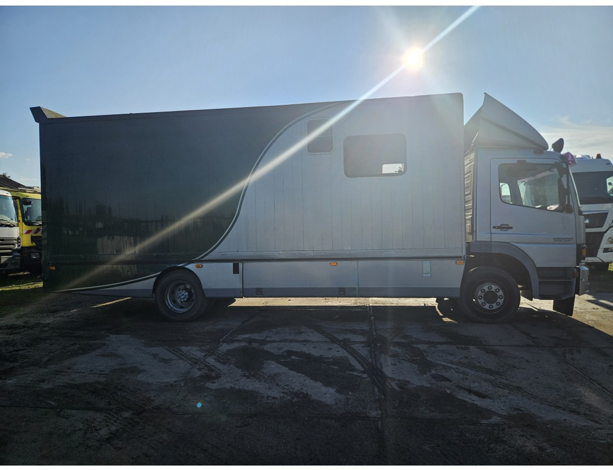 Mercedes Atego 1217 L 4x2 Horse transport Dutch Truck - Zirgu kravas automašīna: foto 5 Mercedes Atego 1217 L 4x2 Horse transport Dutch Truck - Zirgu kravas automašīna: foto 5