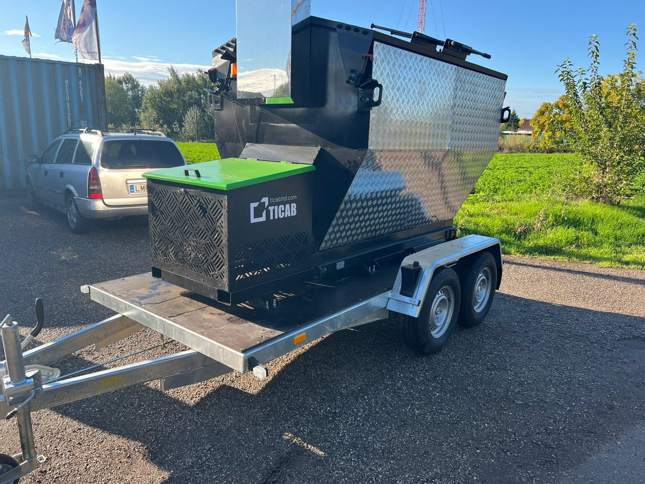 TICAB Asphalt Hot Box from the Manufacturer for 2,8 t, termiskais bunkurs asfaltam HB-2 - Asfalta ieklāšanas tehnika: foto 4 TICAB Asphalt Hot Box from the Manufacturer for 2,8 t, termiskais bunkurs asfaltam HB-2 - Asfalta ieklāšanas tehnika: foto 4