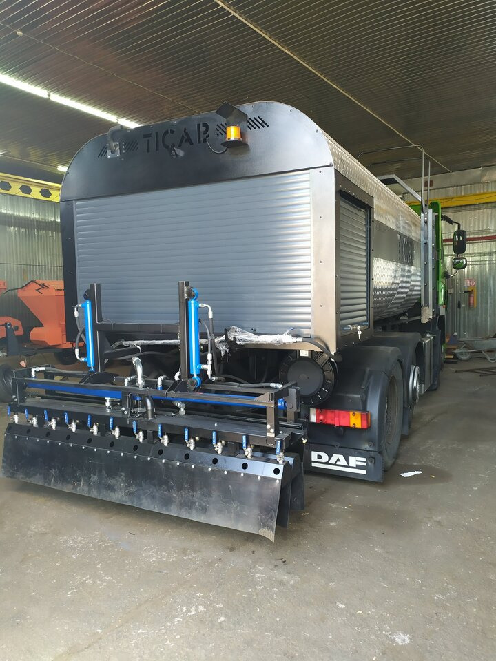 TICAB Аutonomous Asphalt Sprayer 8000 L, Asphalt Distributor, Manufacturer - Betona sūknis: foto 5 TICAB Аutonomous Asphalt Sprayer 8000 L, Asphalt Distributor, Manufacturer - Betona sūknis: foto 5