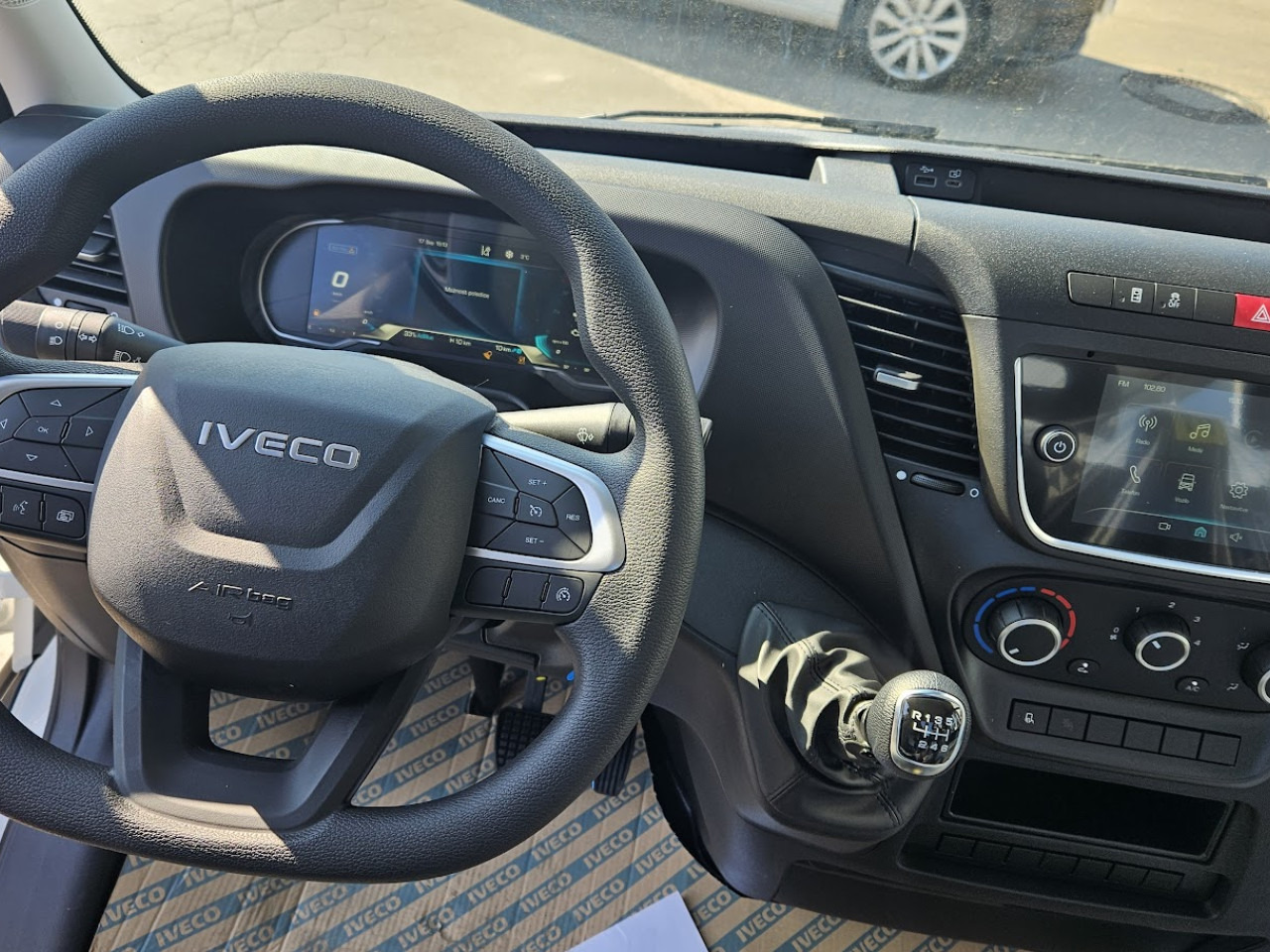 IVECO Daily 35C16H3.0 - Šasija kravas automašīna: foto 4 IVECO Daily 35C16H3.0 - Šasija kravas automašīna: foto 4