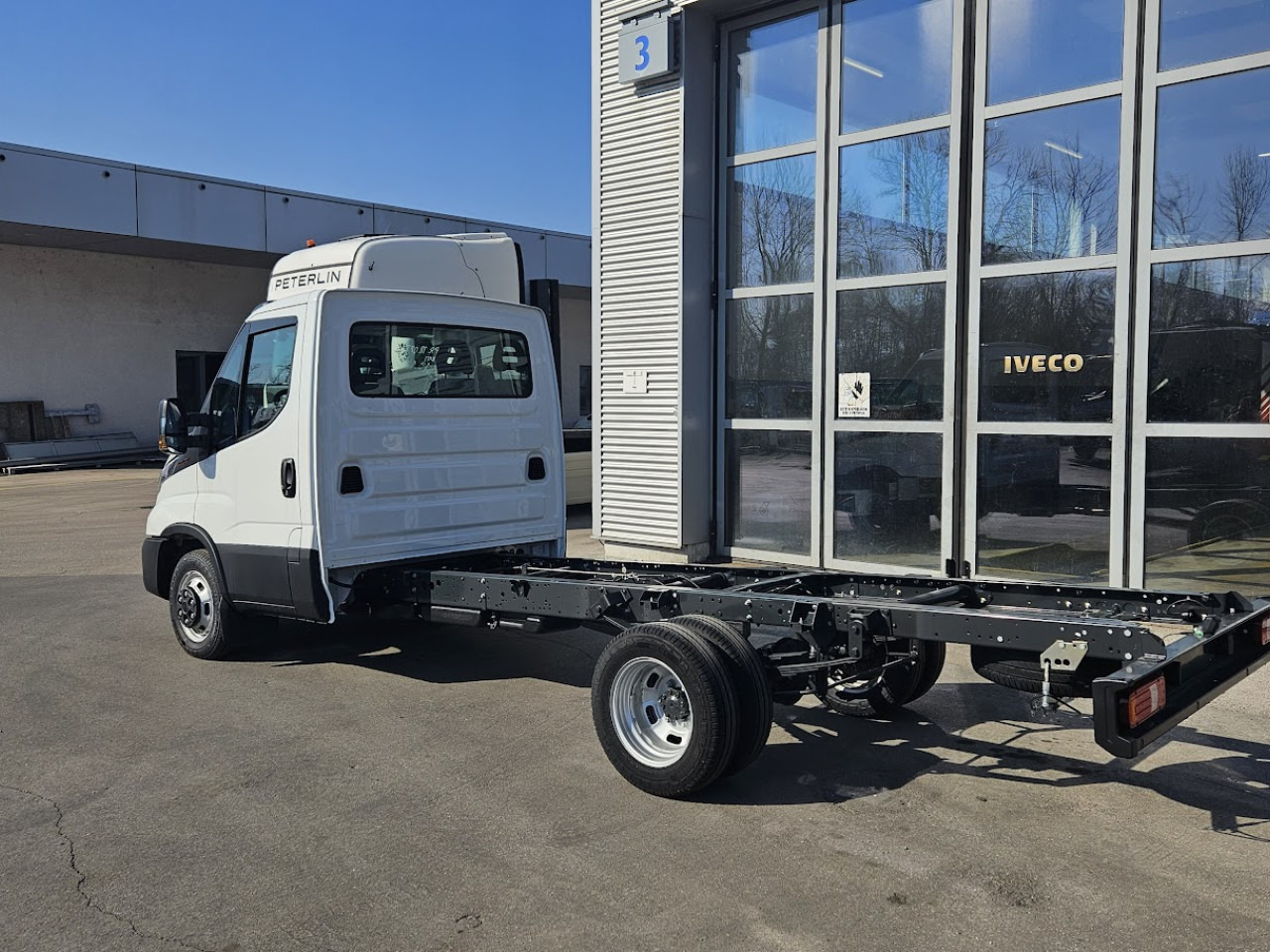 IVECO Daily 35C16H3.0 - Šasija kravas automašīna: foto 3 IVECO Daily 35C16H3.0 - Šasija kravas automašīna: foto 3