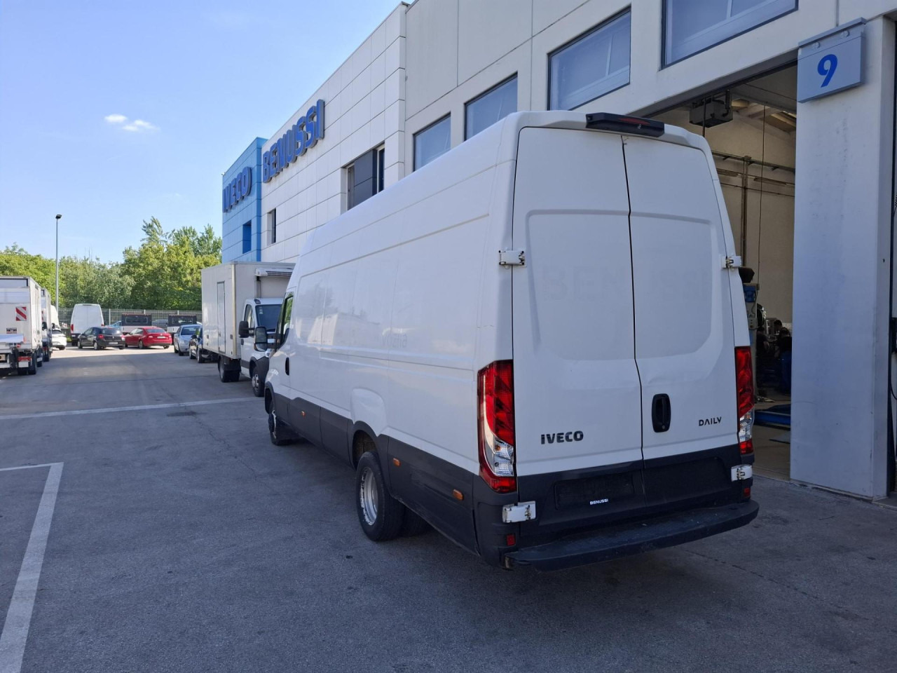 IVECO Daily 35C16V - Pasažieru furgons: foto 4 IVECO Daily 35C16V - Pasažieru furgons: foto 4