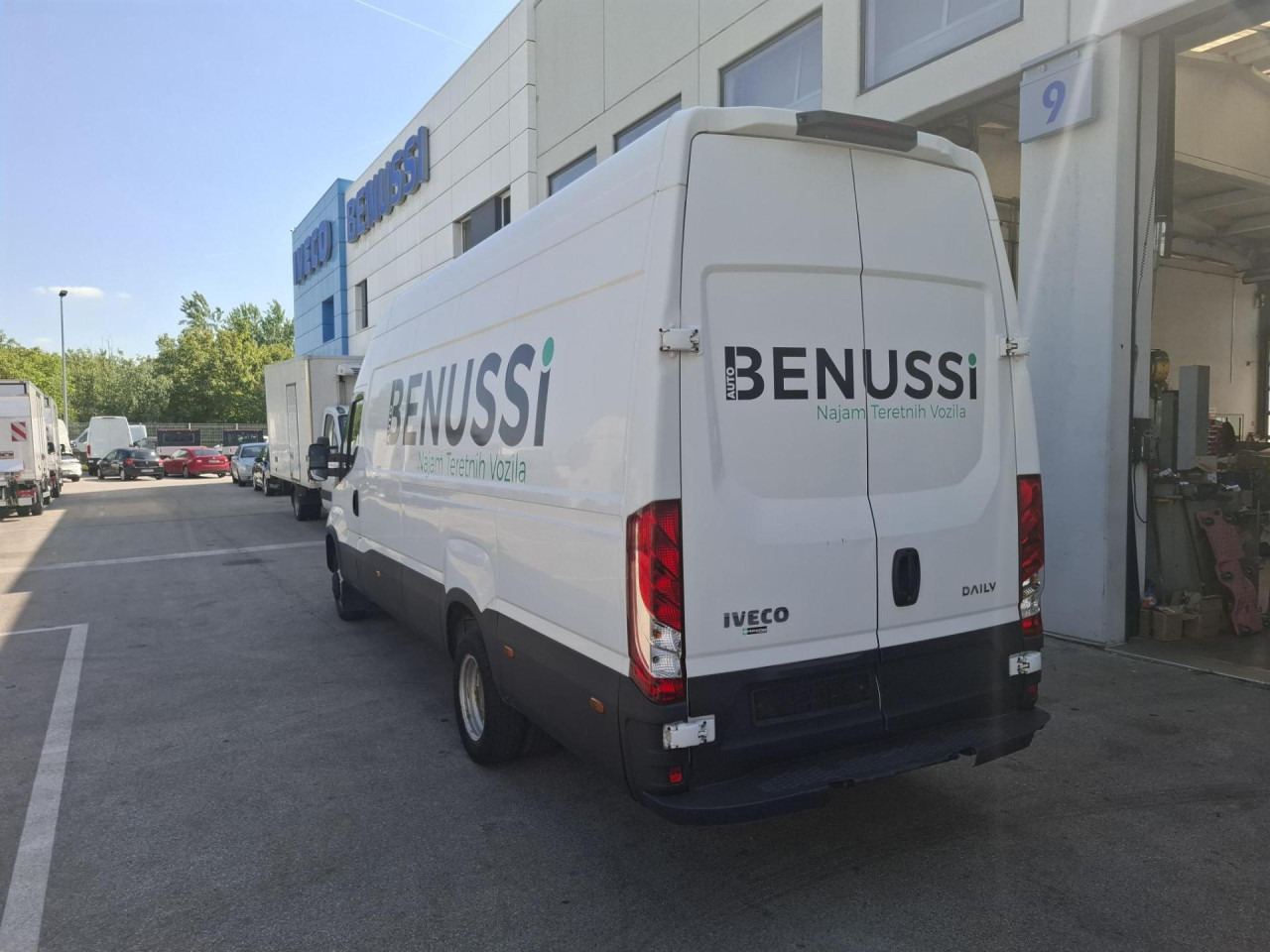 IVECO Daily 35C18H V - Pasažieru furgons: foto 4 IVECO Daily 35C18H V - Pasažieru furgons: foto 4