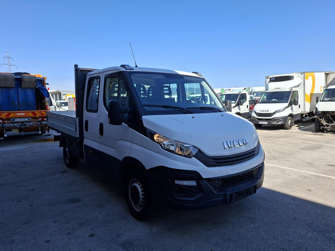IVECO Daily 35S12 - Kravas mikroautobuss, Kravas-pasažieru furgons: foto 2 IVECO Daily 35S12 - Kravas mikroautobuss, Kravas-pasažieru furgons: foto 2