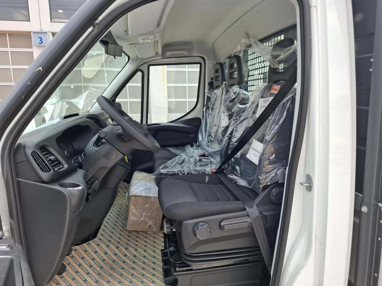 IVECO Daily 35S16 - Kravas mikroautobuss: foto 5 IVECO Daily 35S16 - Kravas mikroautobuss: foto 5