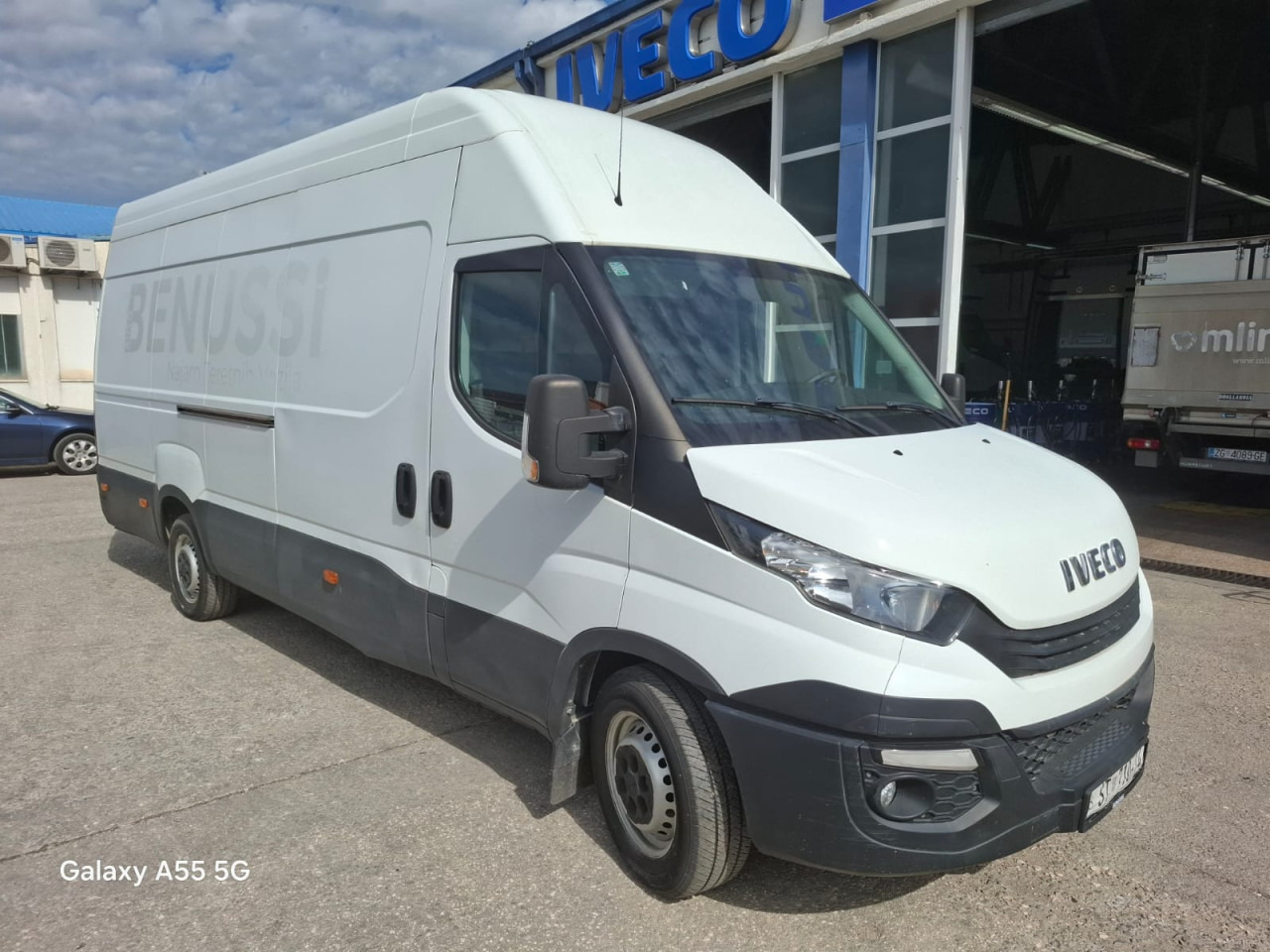 IVECO Daily 35S16V - Pasažieru furgons: foto 2 IVECO Daily 35S16V - Pasažieru furgons: foto 2