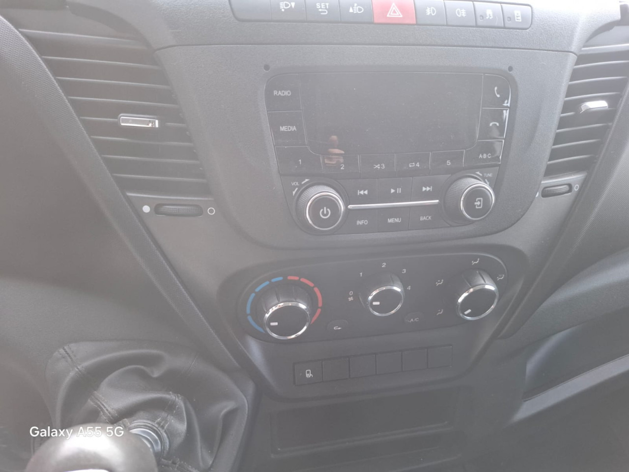 IVECO Daily 35S16V - Pasažieru furgons: foto 5 IVECO Daily 35S16V - Pasažieru furgons: foto 5