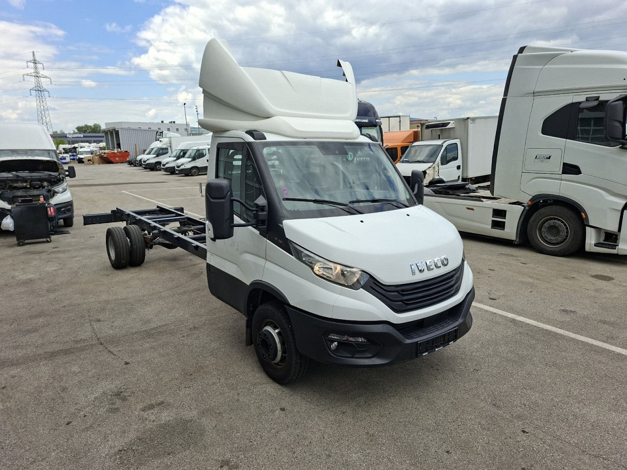 IVECO Daily 70C18H - Šasija kravas automašīna: foto 2 IVECO Daily 70C18H - Šasija kravas automašīna: foto 2