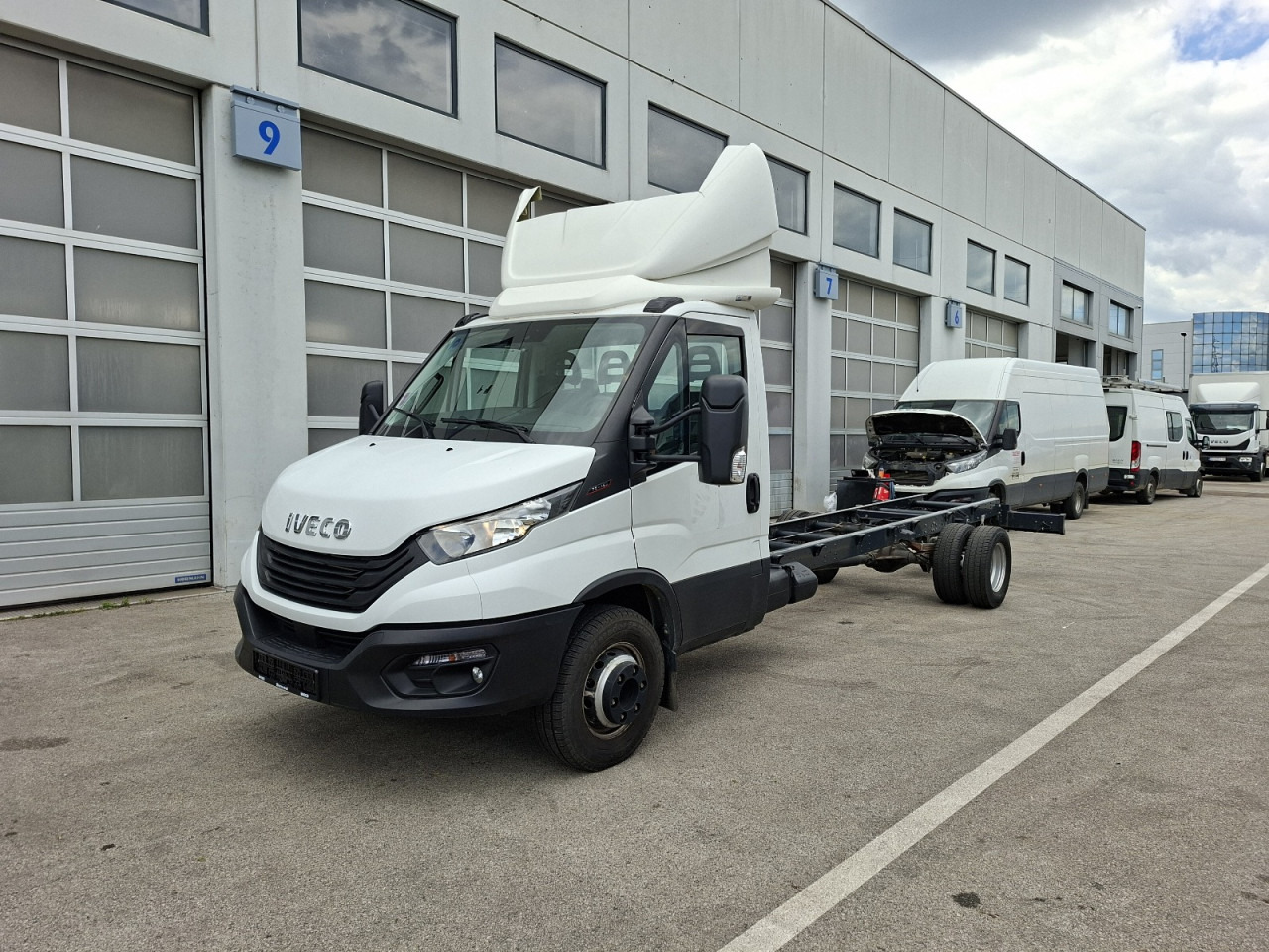 IVECO Daily 70C18H - Šasija kravas automašīna: foto 1 IVECO Daily 70C18H - Šasija kravas automašīna: foto 1