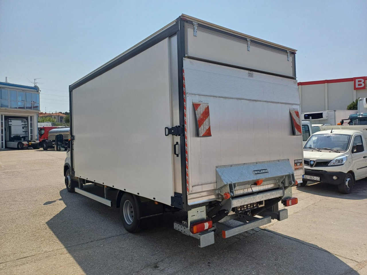 IVECO Daily 70C18H - Furgons ar tentu: foto 5 IVECO Daily 70C18H - Furgons ar tentu: foto 5