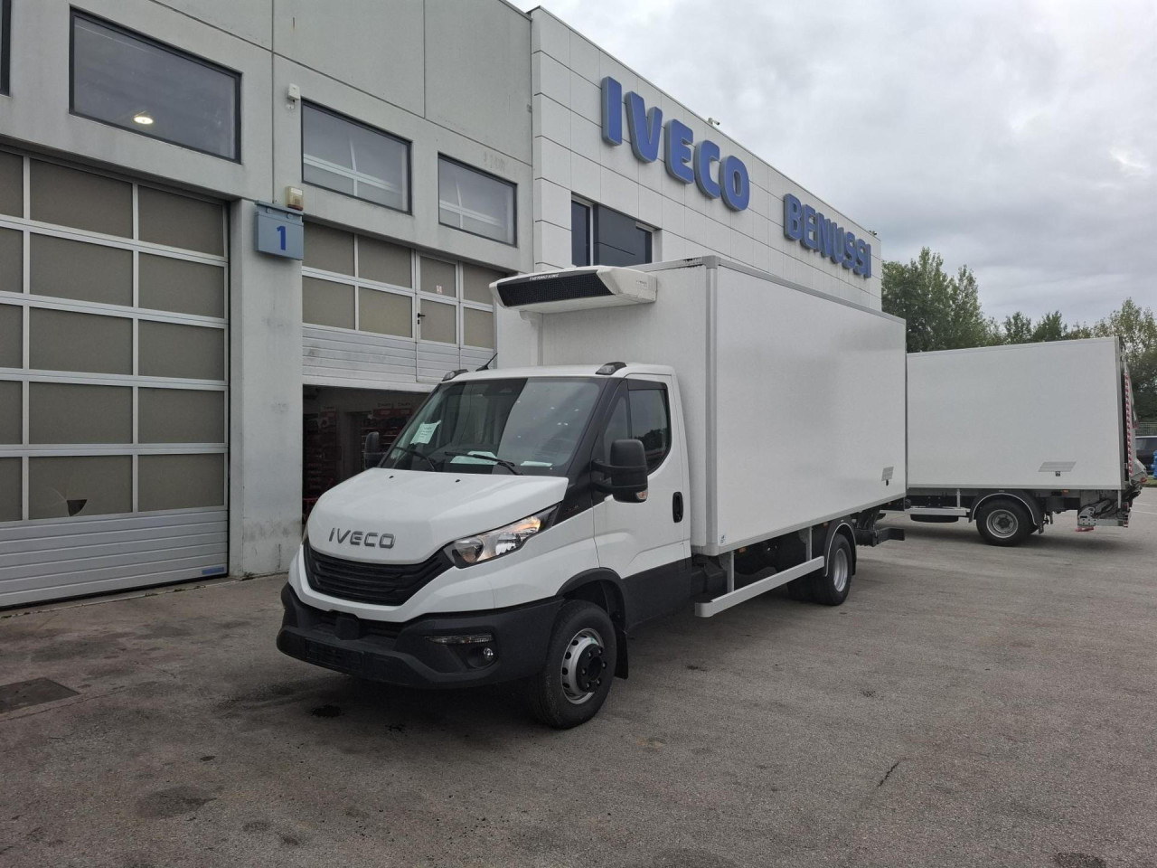 IVECO Daily 70C18H - Komercauto refrižerators: foto 1 IVECO Daily 70C18H - Komercauto refrižerators: foto 1
