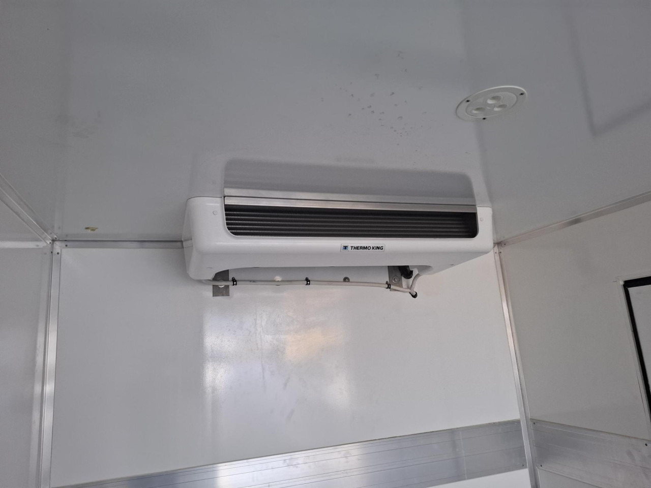 IVECO Eurocargo ML120EL21/P - Kravas automašīna refrižerators: foto 5 IVECO Eurocargo ML120EL21/P - Kravas automašīna refrižerators: foto 5