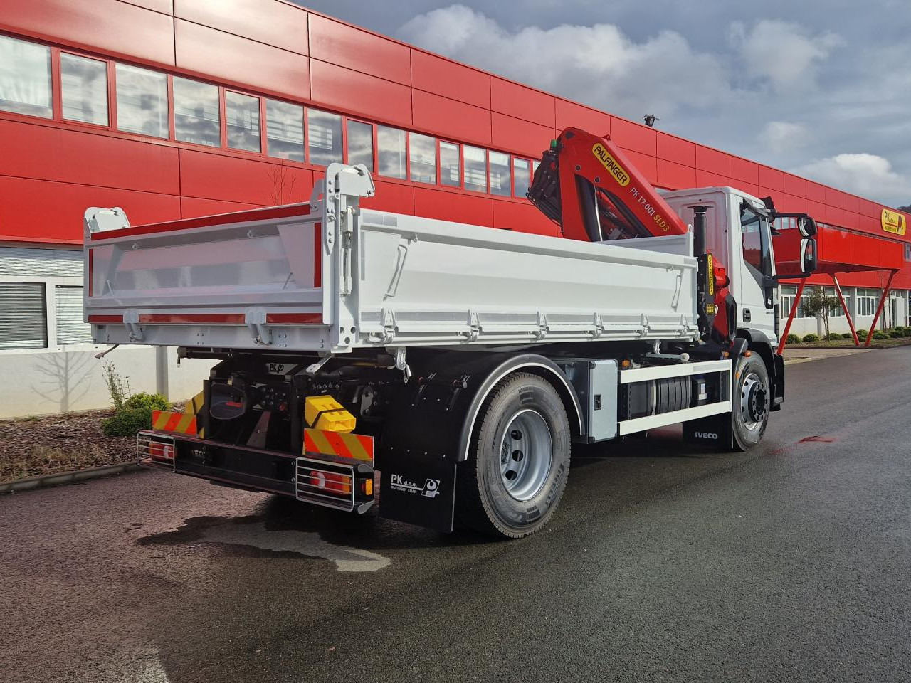 IVECO Eurocargo ML180E32 - Kravas automašīna pašizgāzējs: foto 5 IVECO Eurocargo ML180E32 - Kravas automašīna pašizgāzējs: foto 5