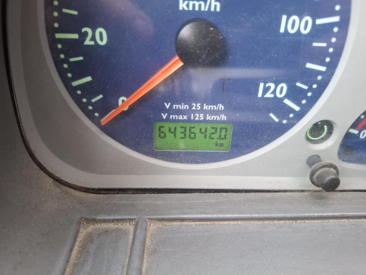 IVECO Stralis AT260S35Y - Kravas automašīna ar tentu: foto 2 IVECO Stralis AT260S35Y - Kravas automašīna ar tentu: foto 2