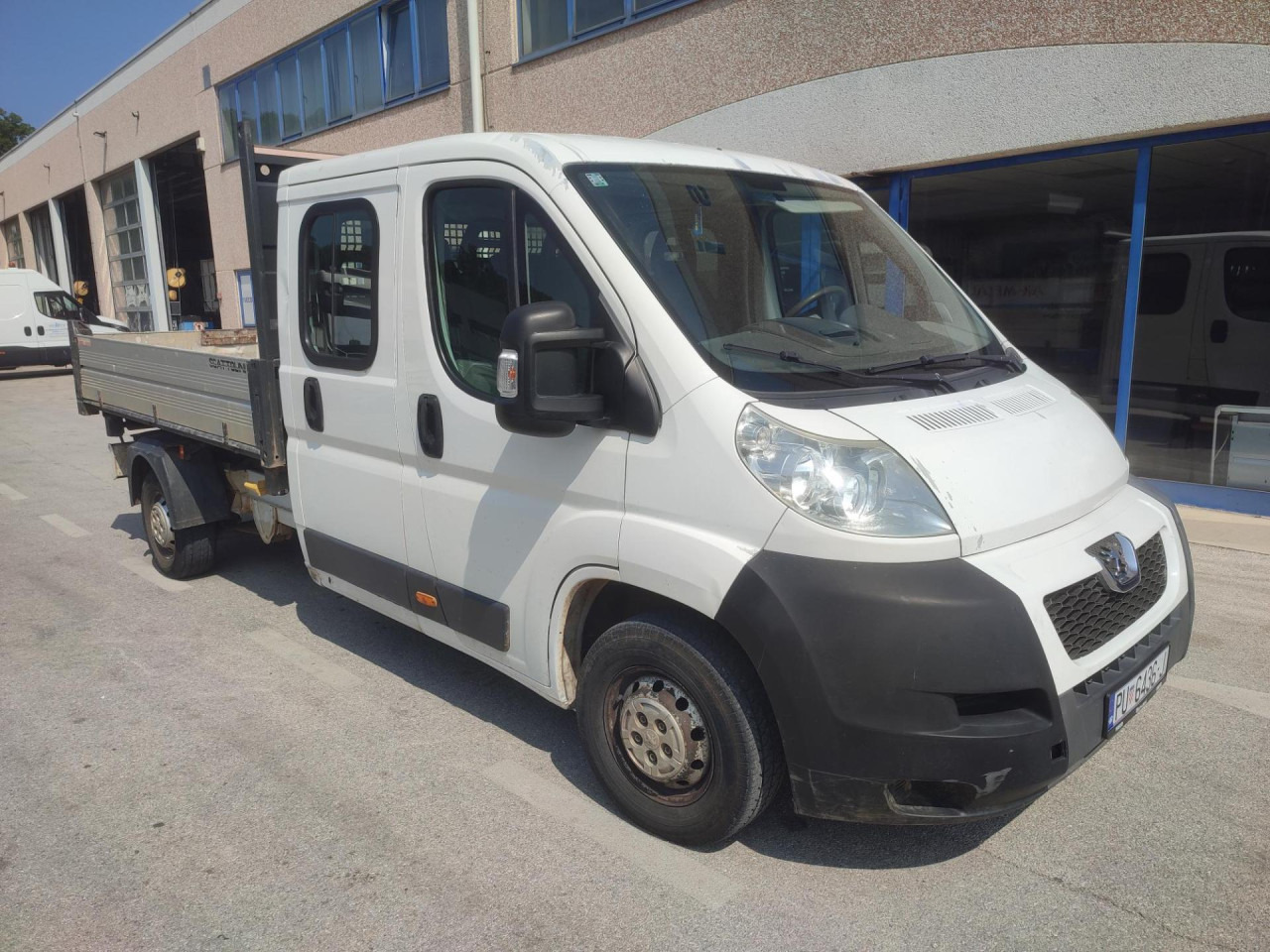 PEUGEOT Boxer 2.2 HDI - Komercauto pašizgāzējs, Kravas-pasažieru furgons: foto 2 PEUGEOT Boxer 2.2 HDI - Komercauto pašizgāzējs, Kravas-pasažieru furgons: foto 2
