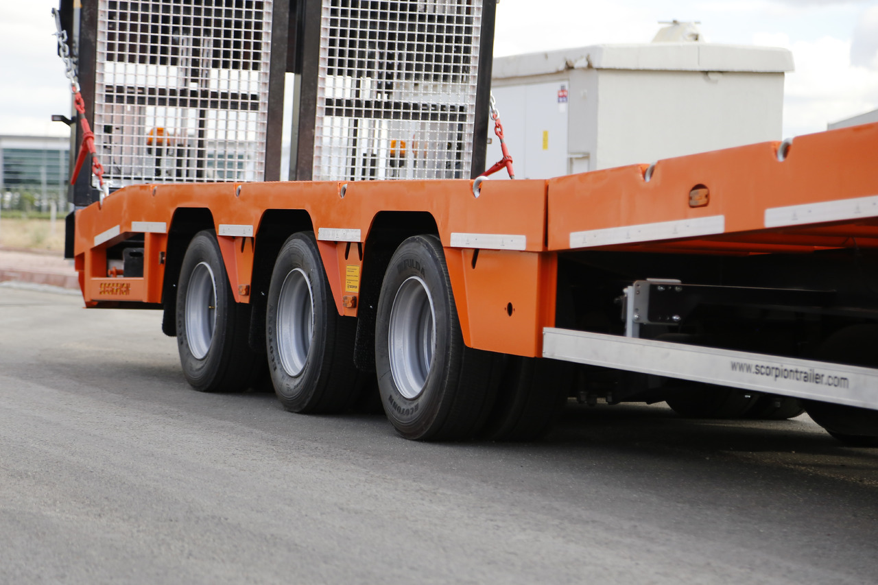 Scorpion Trailer SCORPION TRAILER 3 AXLE LOWBED SEMI TRAILER (CUSTOMIZED) - Puspiekabe zema profila platforma: foto 4 Scorpion Trailer SCORPION TRAILER 3 AXLE LOWBED SEMI TRAILER (CUSTOMIZED) - Puspiekabe zema profila platforma: foto 4