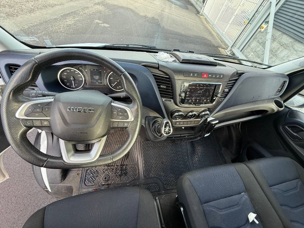 Iveco Daily 35 - NP Hi - Matic - Kravas mikroautobuss: foto 5 Iveco Daily 35 - NP Hi - Matic - Kravas mikroautobuss: foto 5