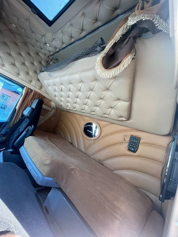 Scania R-serie Nextgen Knappstoppad inredning CR20 Hög - Kabīne - Kravas automašīna: foto 3 Scania R-serie Nextgen Knappstoppad inredning CR20 Hög - Kabīne - Kravas automašīna: foto 3