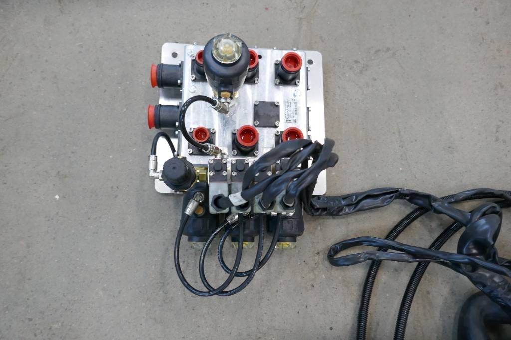 Volvo 8900 - Kabīne - Kravas automašīna: foto 3 Volvo 8900 - Kabīne - Kravas automašīna: foto 3