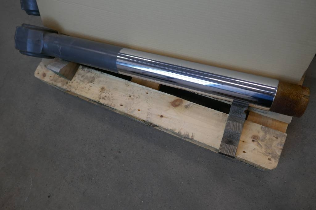 Volvo Kolvstång L150/180 - Hidraulika - Celtniecības tehnika: foto 1 Volvo Kolvstång L150/180 - Hidraulika - Celtniecības tehnika: foto 1