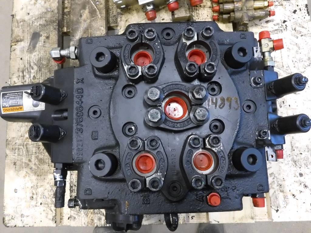 Volvo L180 HL Ventilpaket, 15015928 - Hidraulika - Celtniecības tehnika: foto 2 Volvo L180 HL Ventilpaket, 15015928 - Hidraulika - Celtniecības tehnika: foto 2