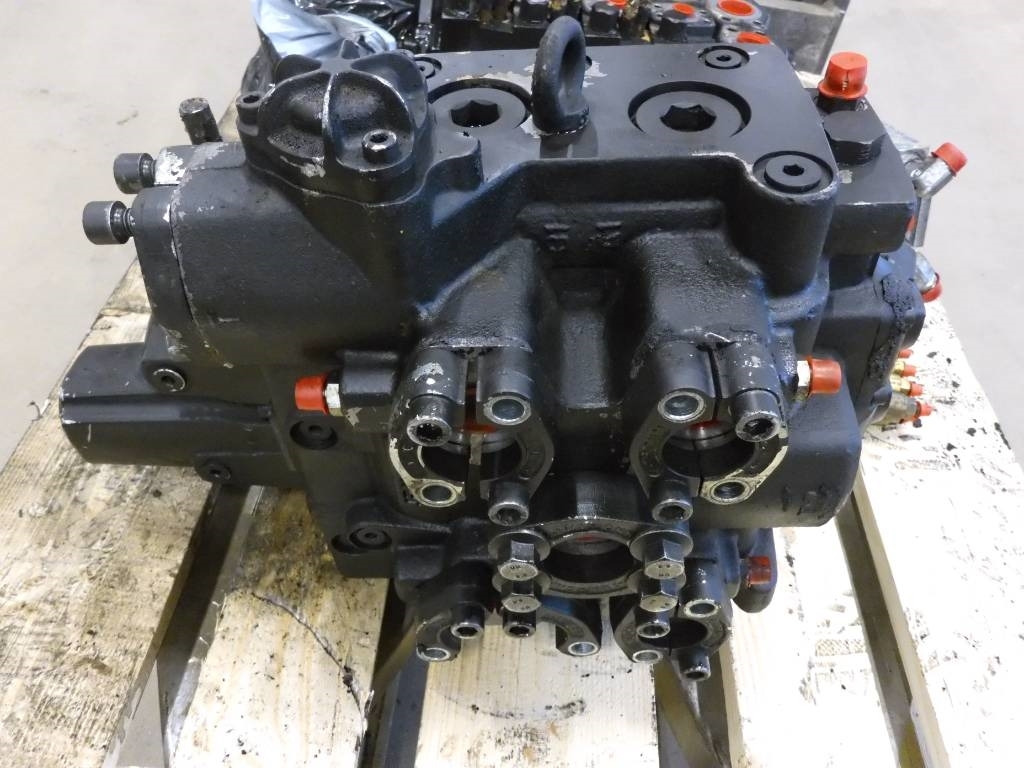 Volvo L180 HL Ventilpaket, 15015928 - Hidraulika - Celtniecības tehnika: foto 1 Volvo L180 HL Ventilpaket, 15015928 - Hidraulika - Celtniecības tehnika: foto 1