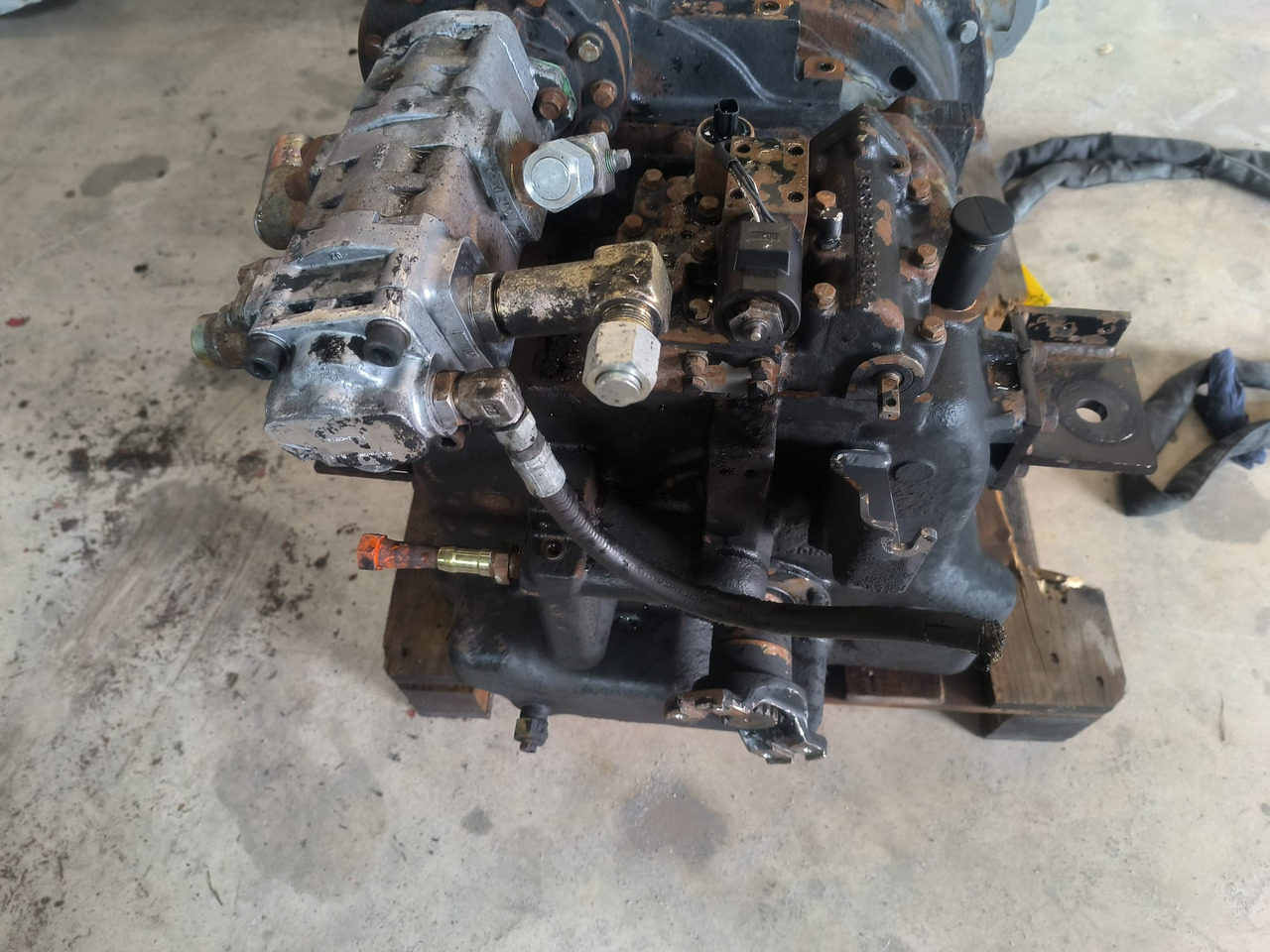 NISSAN TCM l1f6f70y - Pārnesumkārba un rezerves daļas: foto 2 NISSAN TCM l1f6f70y - Pārnesumkārba un rezerves daļas: foto 2