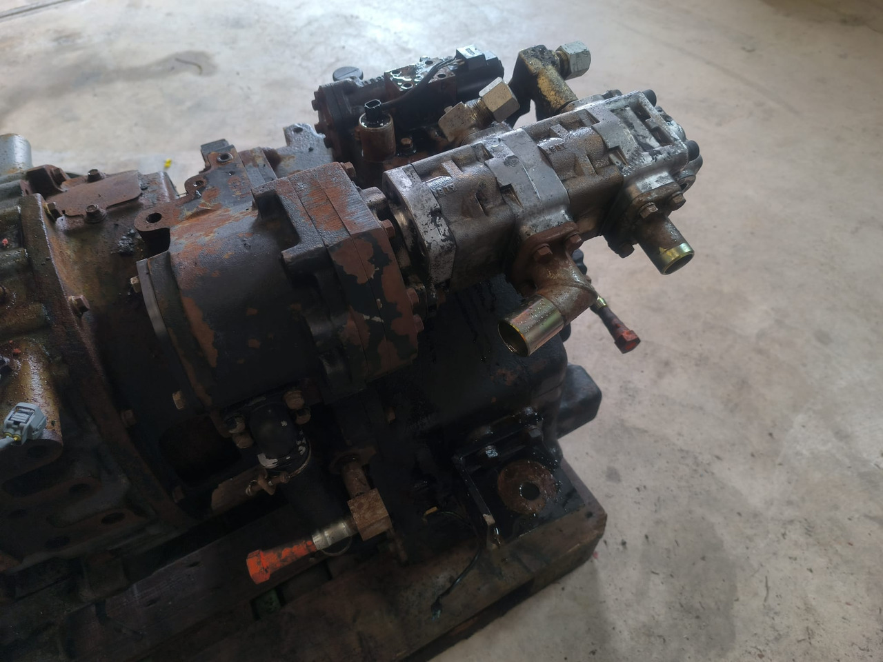 NISSAN TCM l1f6f70y - Pārnesumkārba un rezerves daļas: foto 3 NISSAN TCM l1f6f70y - Pārnesumkārba un rezerves daļas: foto 3