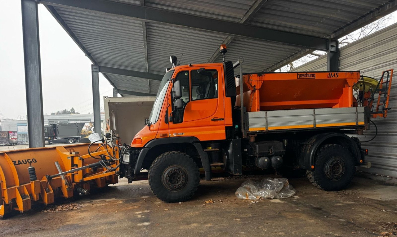 Unimog U400 4x4, Winterdienst, Schild+Streuer - Kravas automašīna: foto 3 Unimog U400 4x4, Winterdienst, Schild+Streuer - Kravas automašīna: foto 3